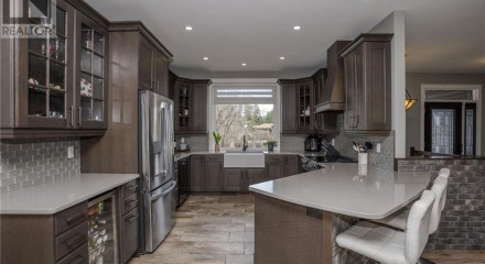 Residential - Single Family Home - Lyn, Canada - Canada