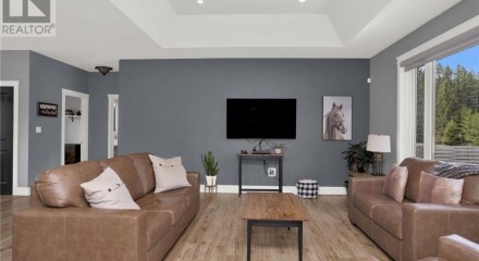 Residential - Single Family Home - Lyn, Canada - Canada