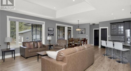 Residential - Single Family Home - Lyn, Canada - Canada
