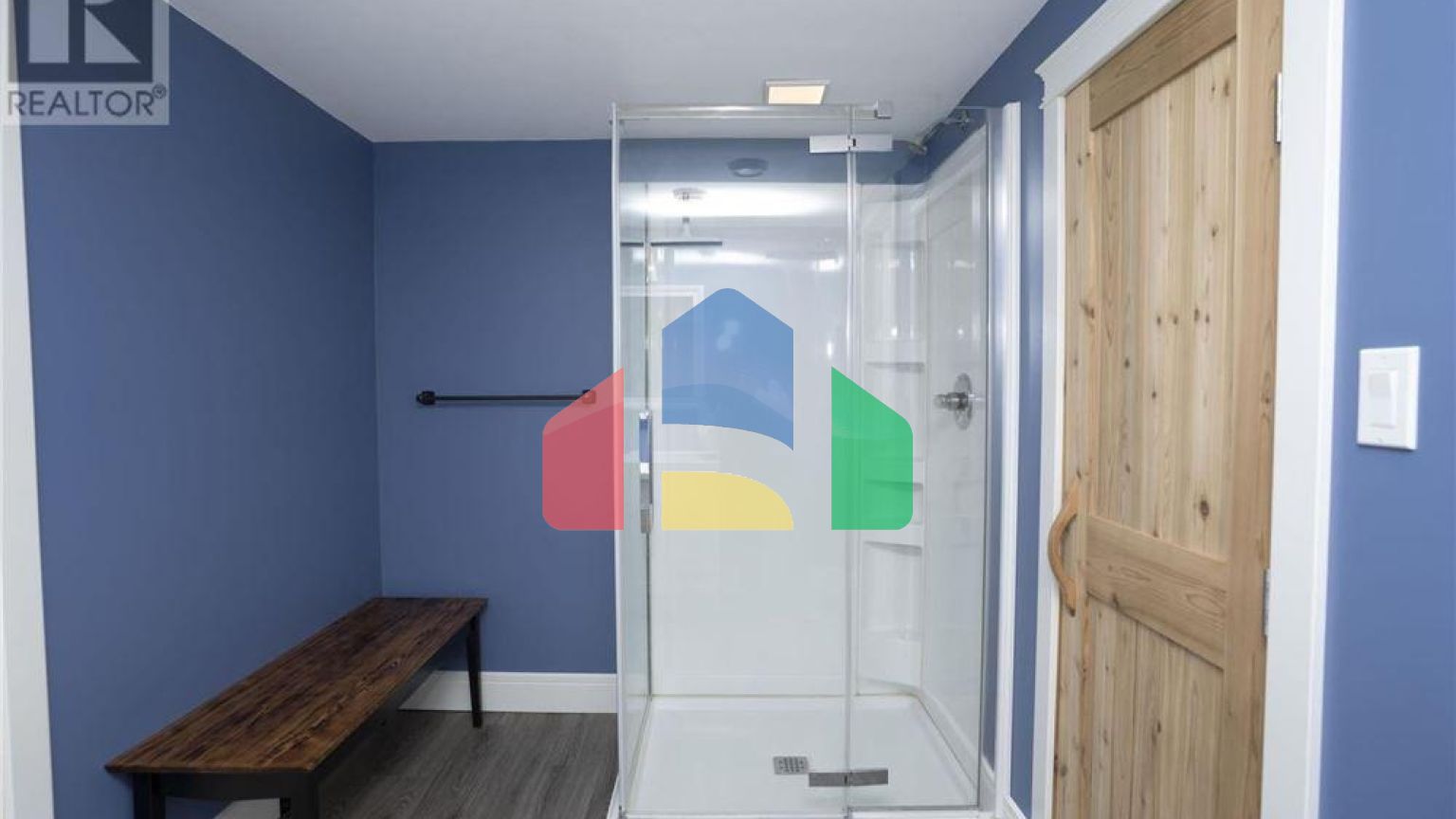 Residential - Single Family Home - Lyn, Canada - Canada