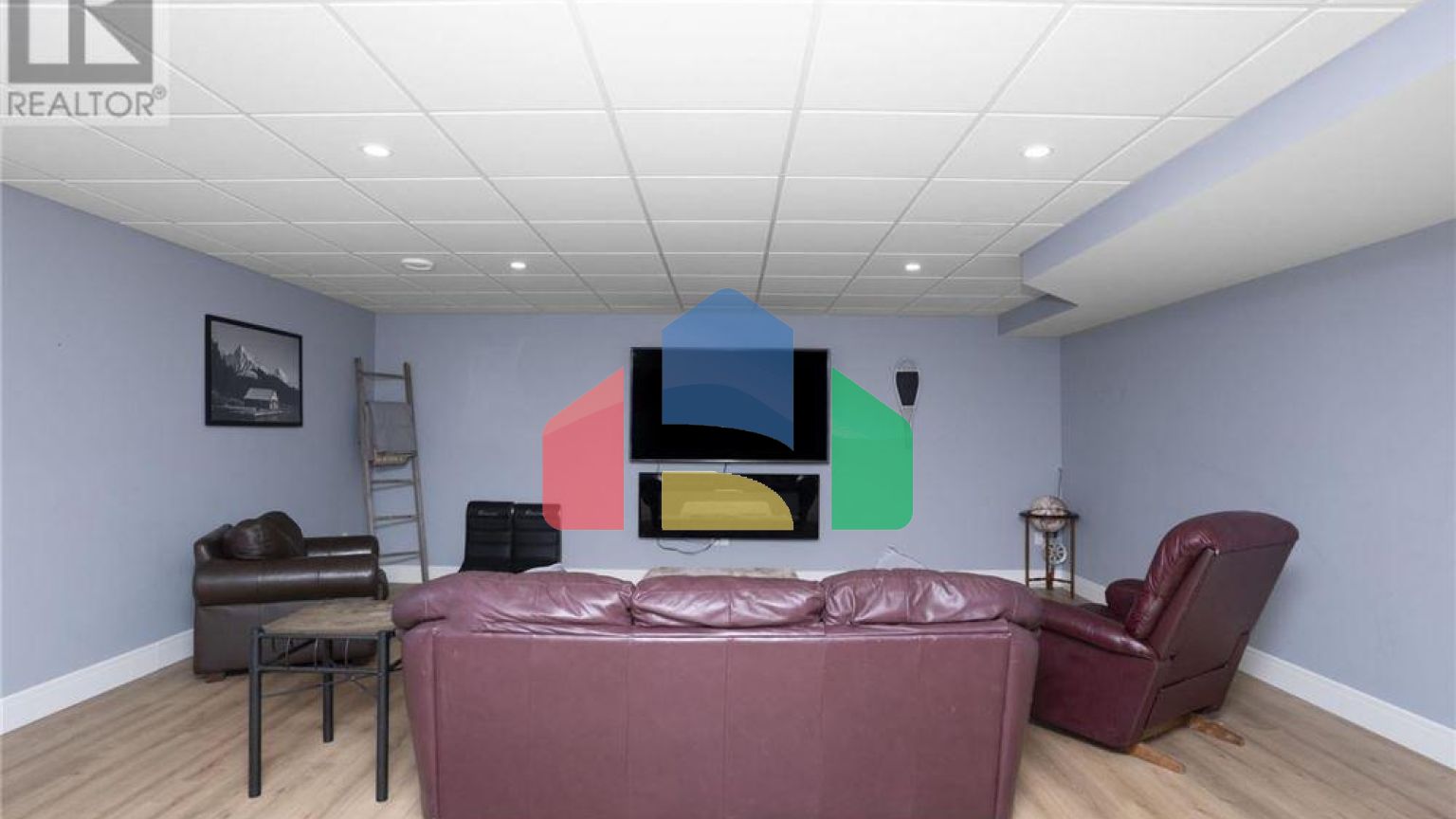 Residential - Single Family Home - Lyn, Canada - Canada