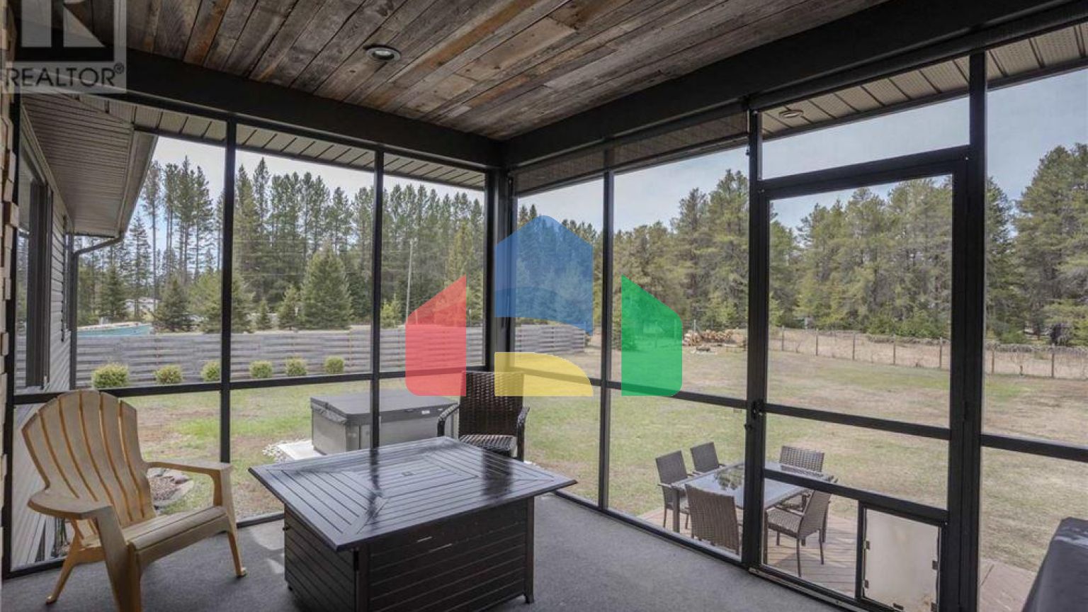 Residential - Single Family Home - Lyn, Canada - Canada