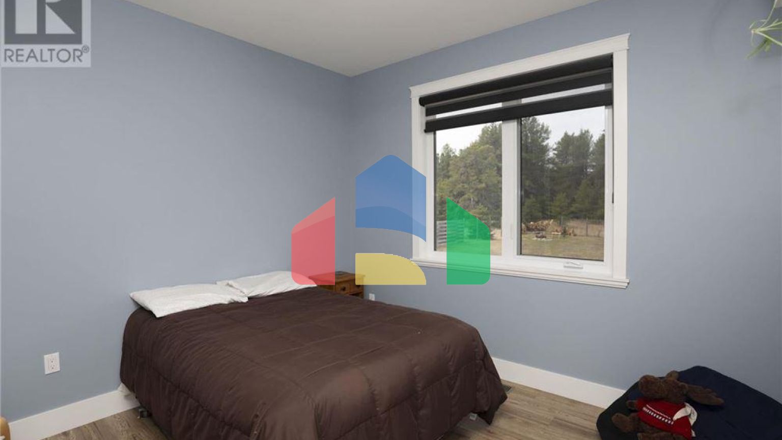 Residential - Single Family Home - Lyn, Canada - Canada