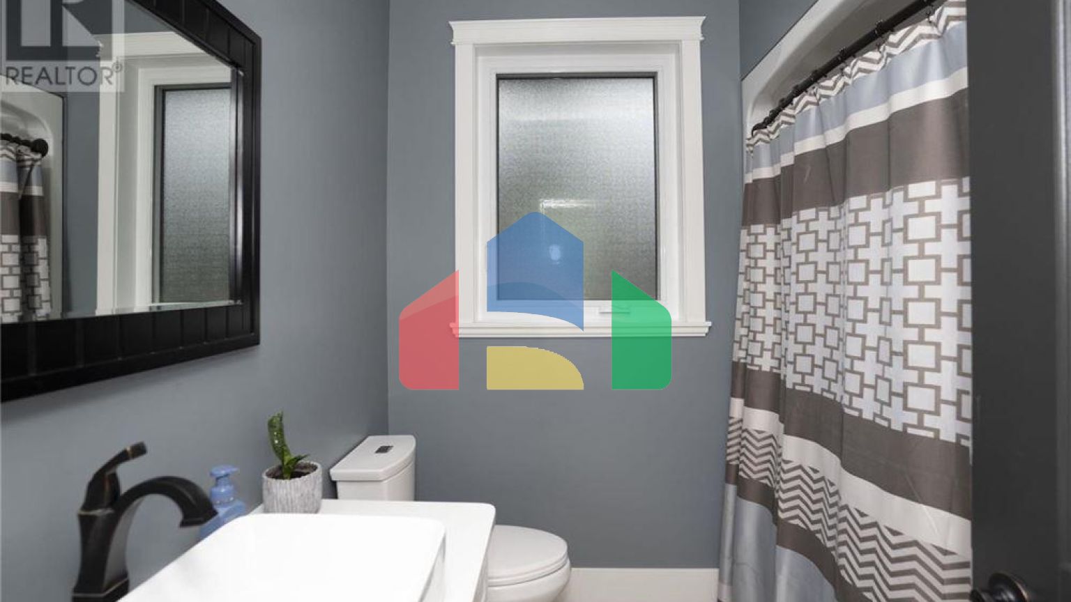 Residential - Single Family Home - Lyn, Canada - Canada