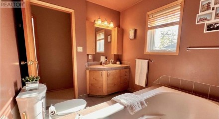 Residential - Single Family Home - Kenora, Canada - Canada