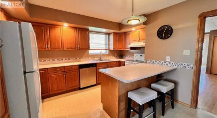 Residential - Single Family Home - Kenora, Canada - Canada