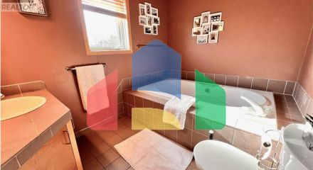 Residential - Single Family Home - Kenora, Canada - Canada