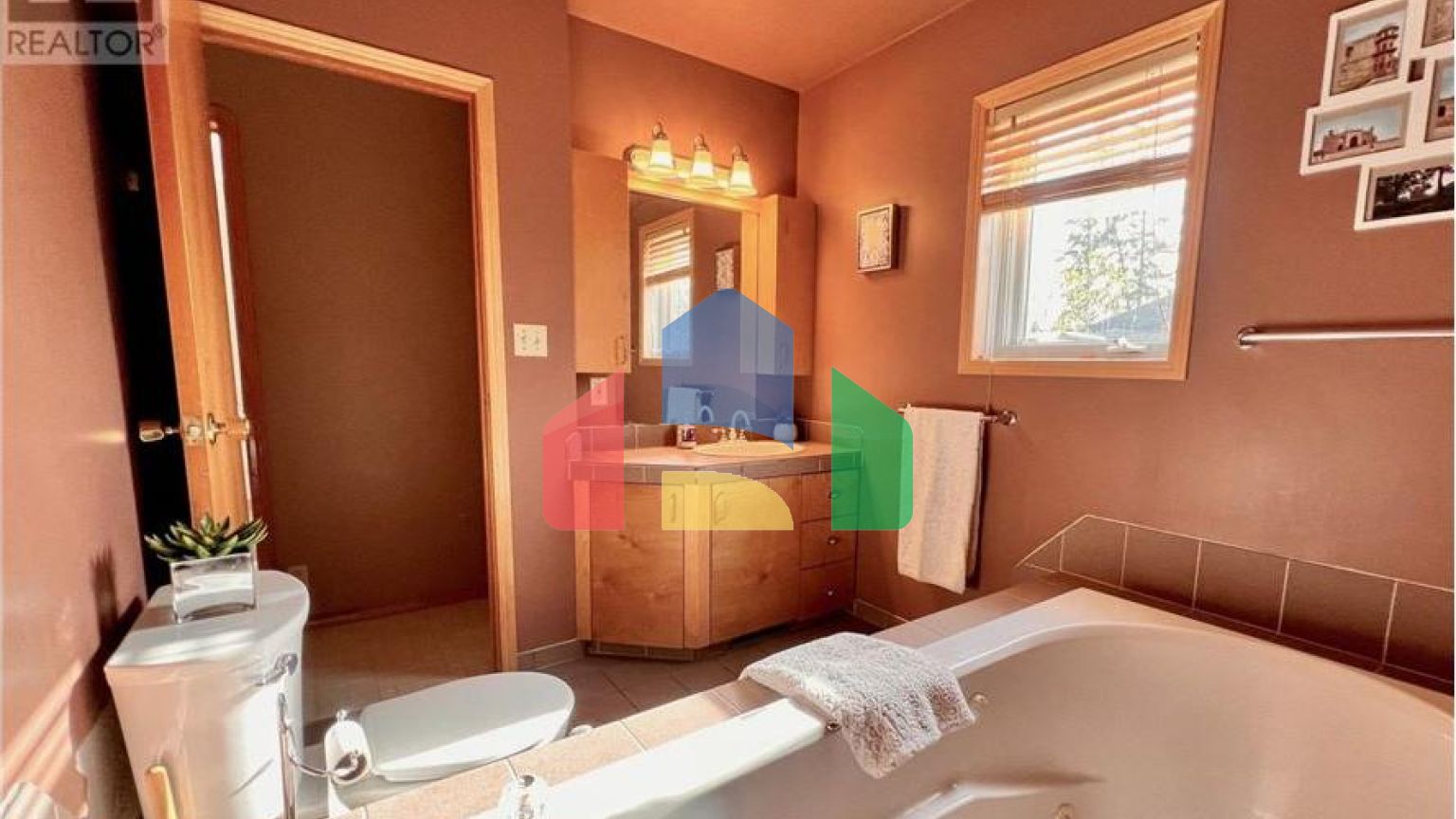 Residential - Single Family Home - Kenora, Canada - Canada