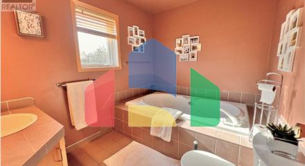 Residential - Single Family Home - Kenora, Canada - Canada