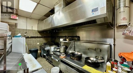 Commercial - Commercial/Retail - Aurora, Canada - Canada