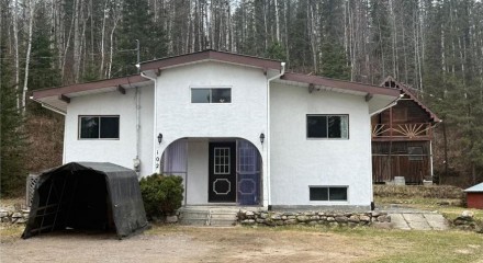 Residential - Two Level House - Zec du Lac Bréboeuf, Canada - Canada