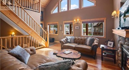 Residential - Single Family Home - Edgewater, Canada - Canada