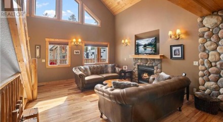 Residential - Single Family Home - Edgewater, Canada - Canada