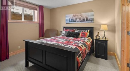 Residential - Single Family Home - Edgewater, Canada - Canada