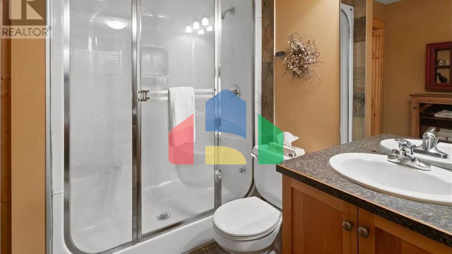 Residential - Single Family Home - Edgewater, Canada - Canada