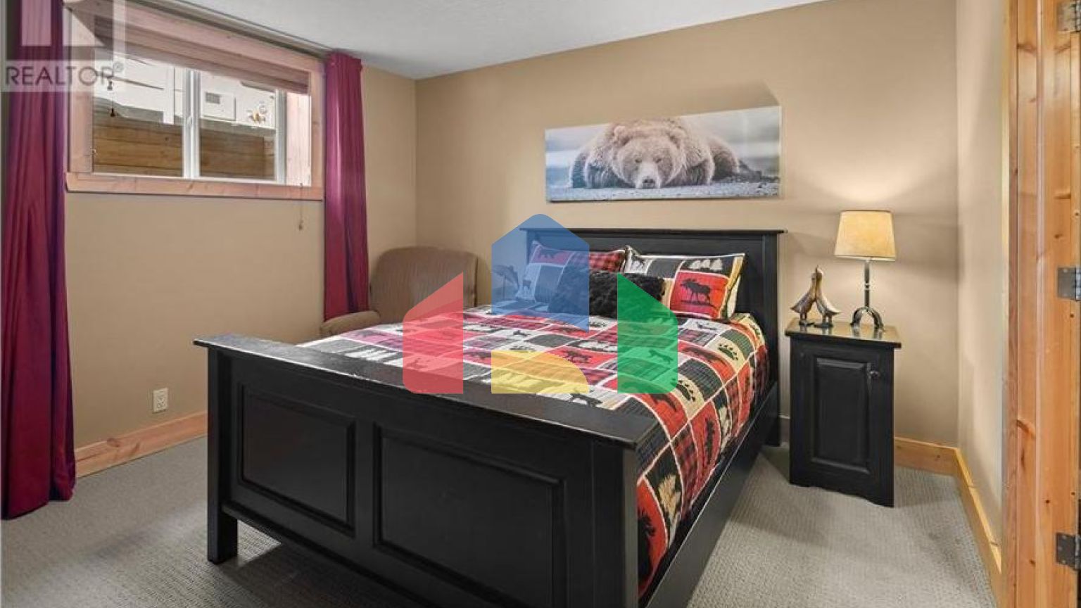 Residential - Single Family Home - Edgewater, Canada - Canada