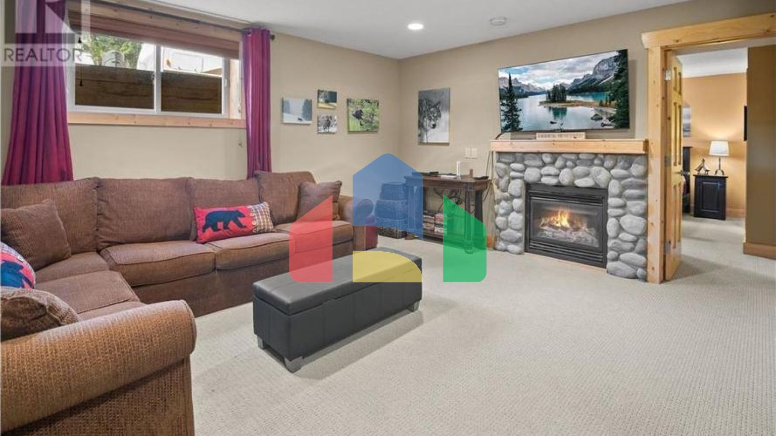 Residential - Single Family Home - Edgewater, Canada - Canada