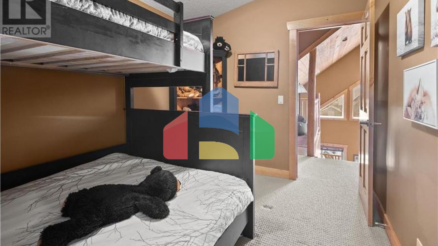 Residential - Single Family Home - Edgewater, Canada - Canada