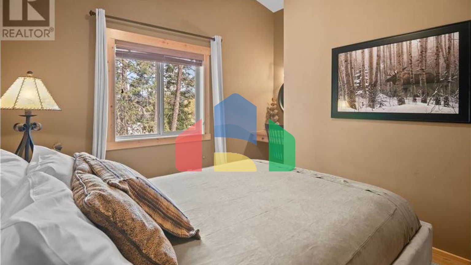 Residential - Single Family Home - Edgewater, Canada - Canada