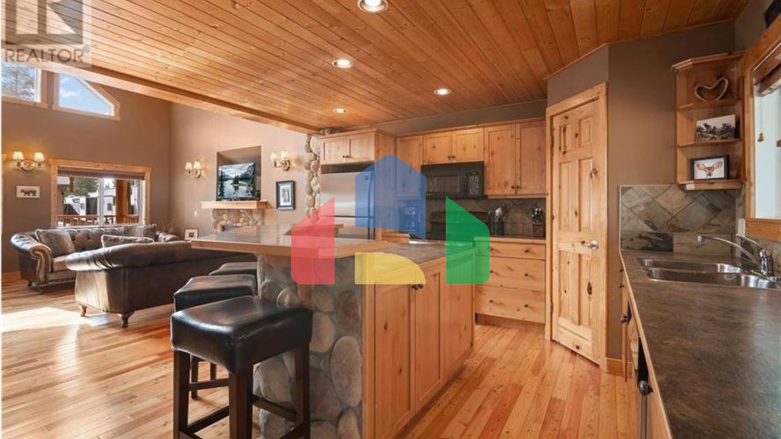 Residential - Single Family Home - Edgewater, Canada - Canada