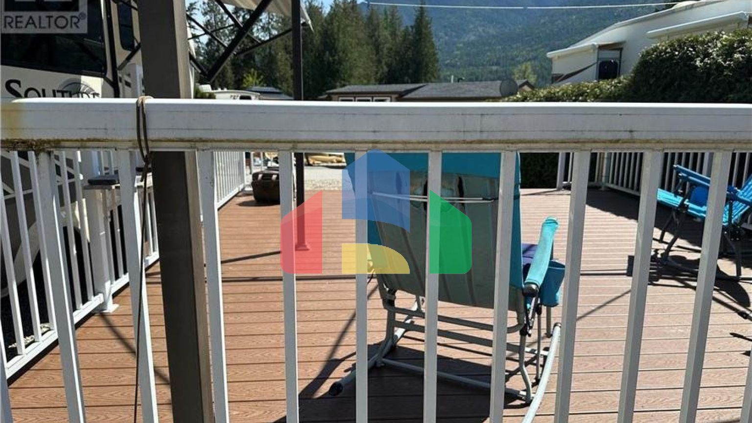 Residential - Condo/Apartment - Balfour, Canada - Canada