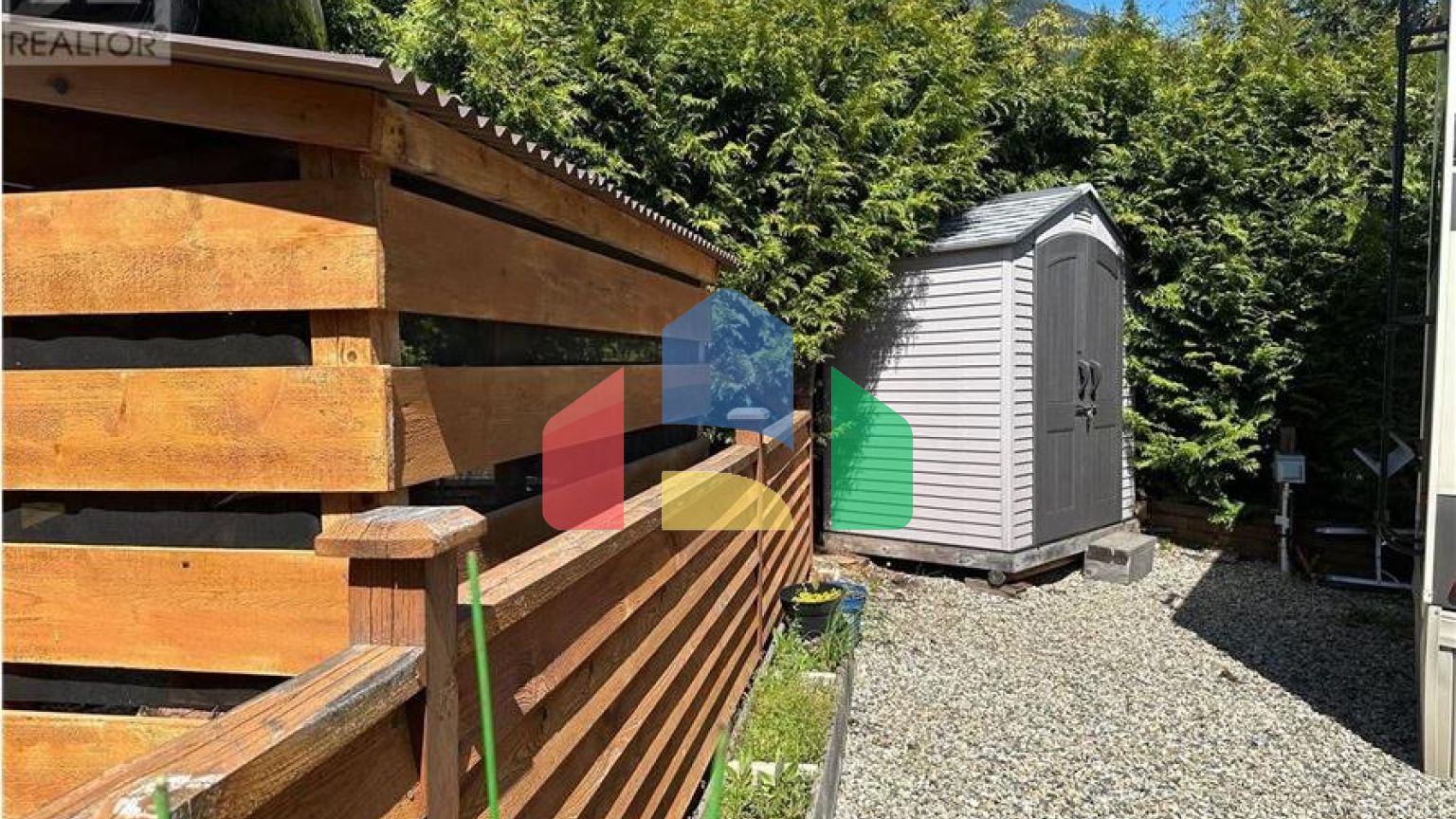 Residential - Condo/Apartment - Balfour, Canada - Canada