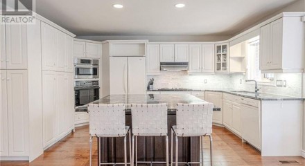 Residential - Single Family Home - Midhurst, Canada - Canada