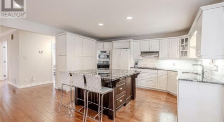 Residential - Single Family Home - Midhurst, Canada - Canada