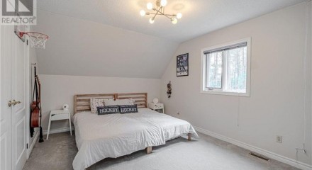 Residential - Single Family Home - Midhurst, Canada - Canada