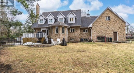 Residential - Single Family Home - Midhurst, Canada - Canada