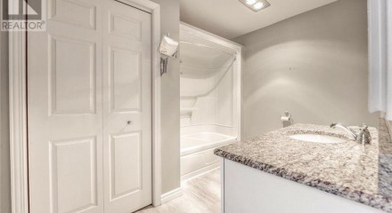Residential - Condo/Apartment - Point Edward, Canada - Canada