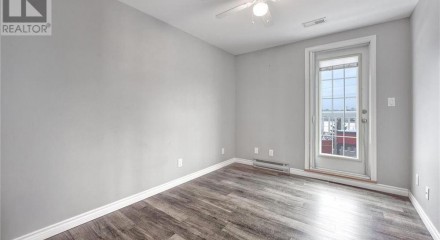 Residential - Condo/Apartment - Point Edward, Canada - Canada