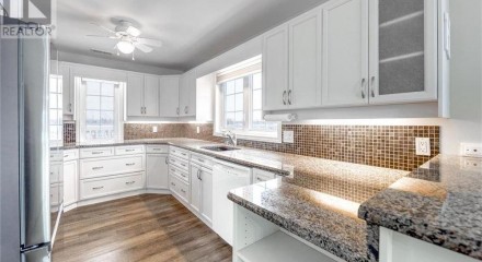 Residential - Condo/Apartment - Point Edward, Canada - Canada