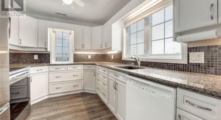 Residential - Condo/Apartment - Point Edward, Canada - Canada