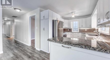 Residential - Condo/Apartment - Point Edward, Canada - Canada