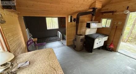 Residential - Single Family Home - Charlie Lake, Canada - Canada