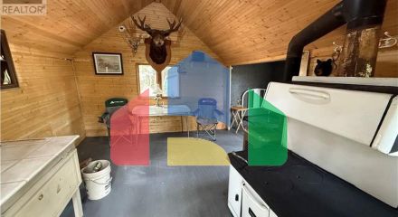 Residential - Single Family Home - Charlie Lake, Canada - Canada