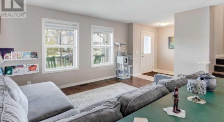 Residential - Single Family Home - Cochrane, Canada - Canada
