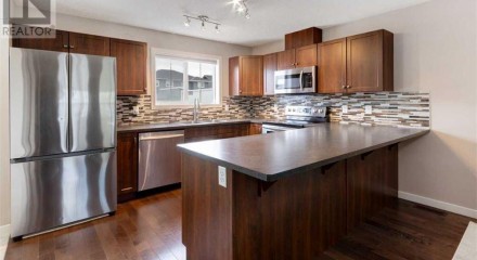 Residential - Single Family Home - Cochrane, Canada - Canada