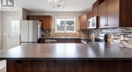 Residential - Single Family Home - Cochrane, Canada - Canada