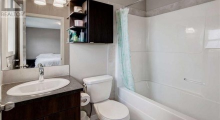 Residential - Single Family Home - Cochrane, Canada - Canada