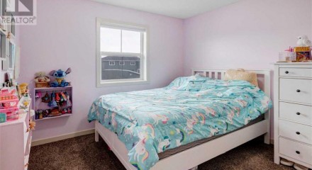 Residential - Single Family Home - Cochrane, Canada - Canada