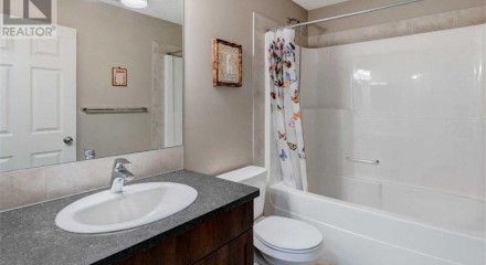 Residential - Single Family Home - Cochrane, Canada - Canada