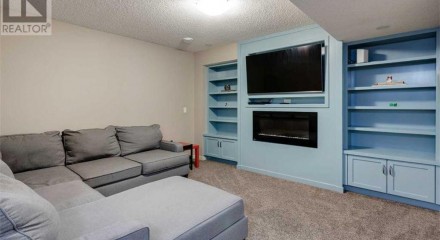 Residential - Single Family Home - Cochrane, Canada - Canada