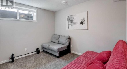 Residential - Single Family Home - Cochrane, Canada - Canada