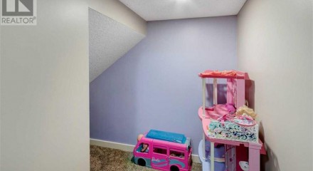 Residential - Single Family Home - Cochrane, Canada - Canada
