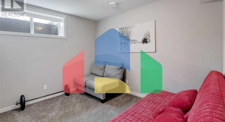 Residential - Single Family Home - Cochrane, Canada - Canada