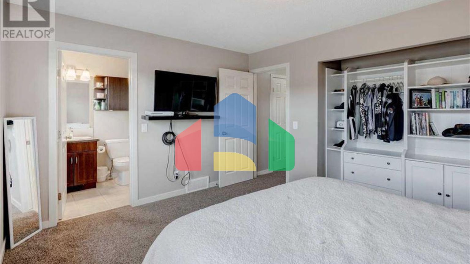 Residential - Single Family Home - Cochrane, Canada - Canada