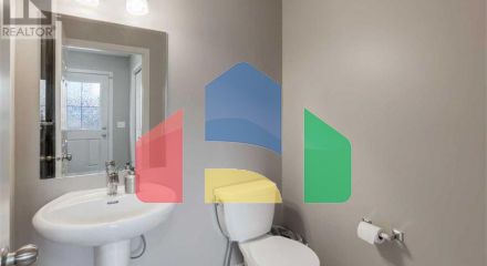 Residential - Single Family Home - Cochrane, Canada - Canada