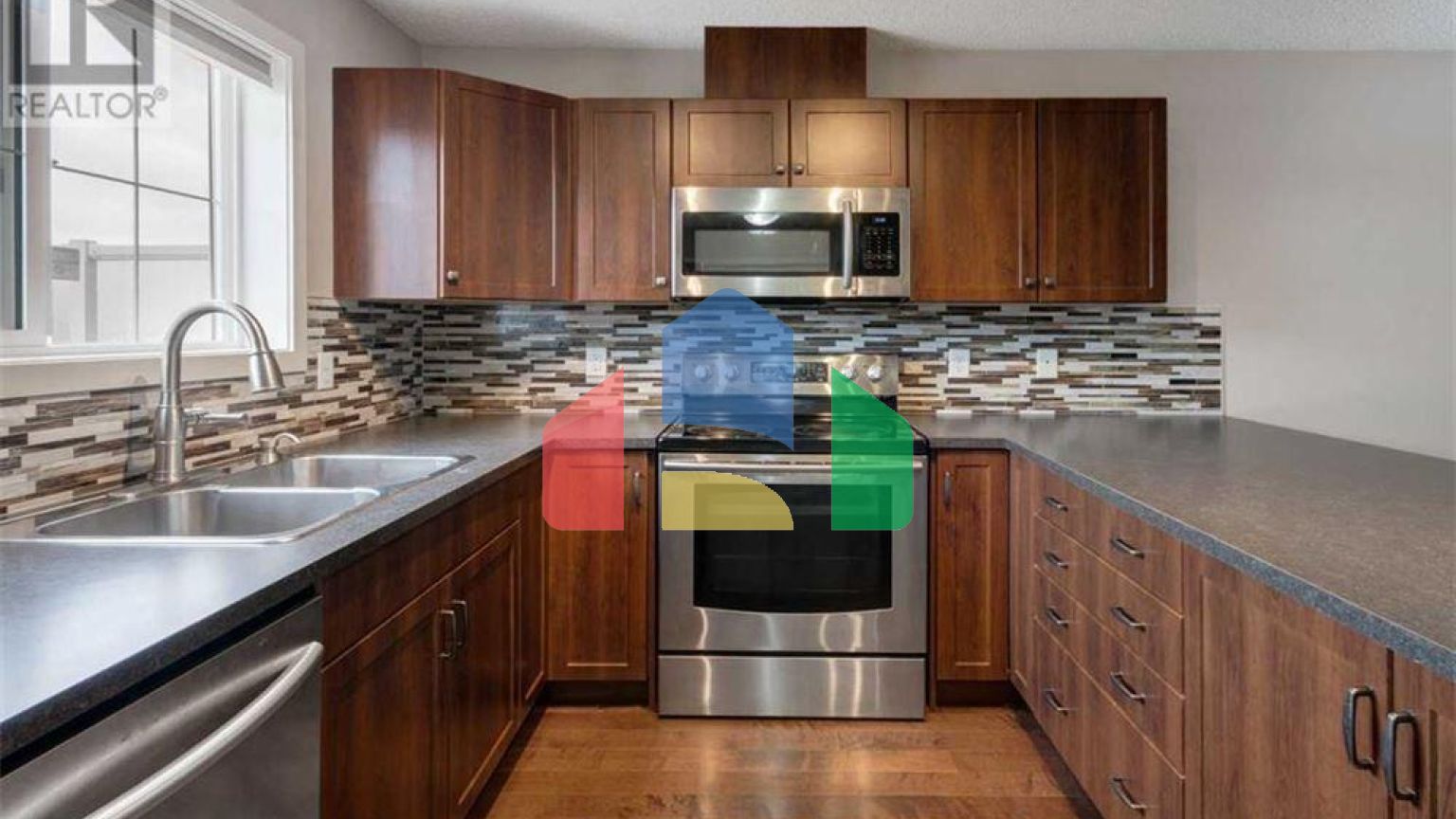 Residential - Single Family Home - Cochrane, Canada - Canada